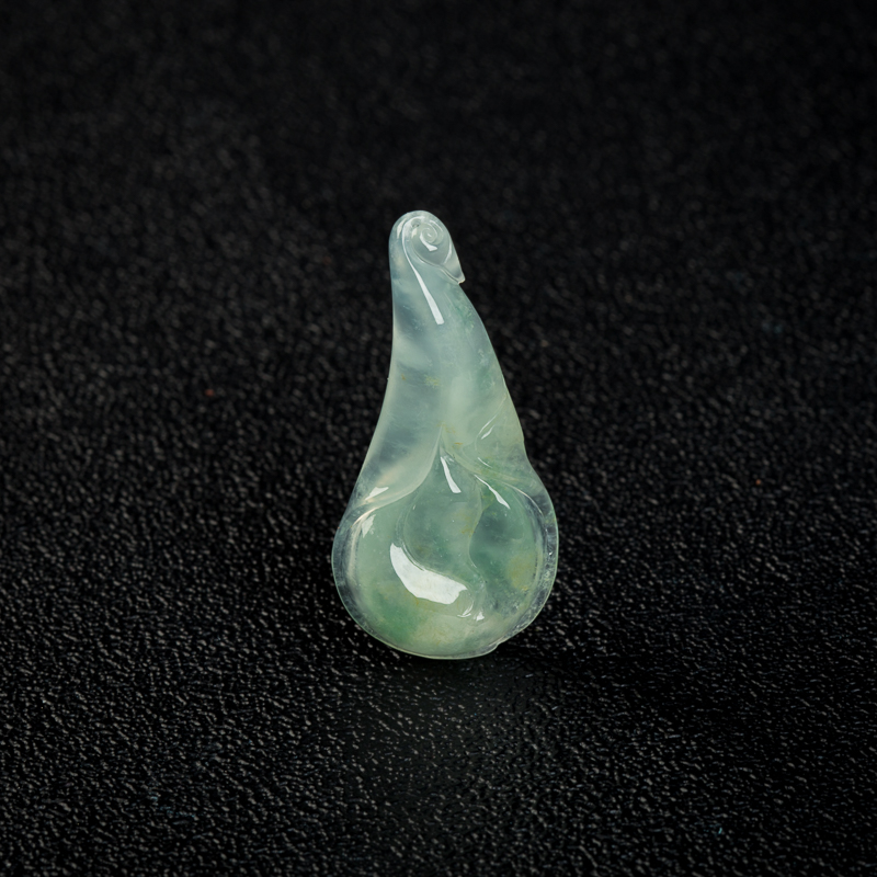 翡翠玉兰花吊坠-红掌柜