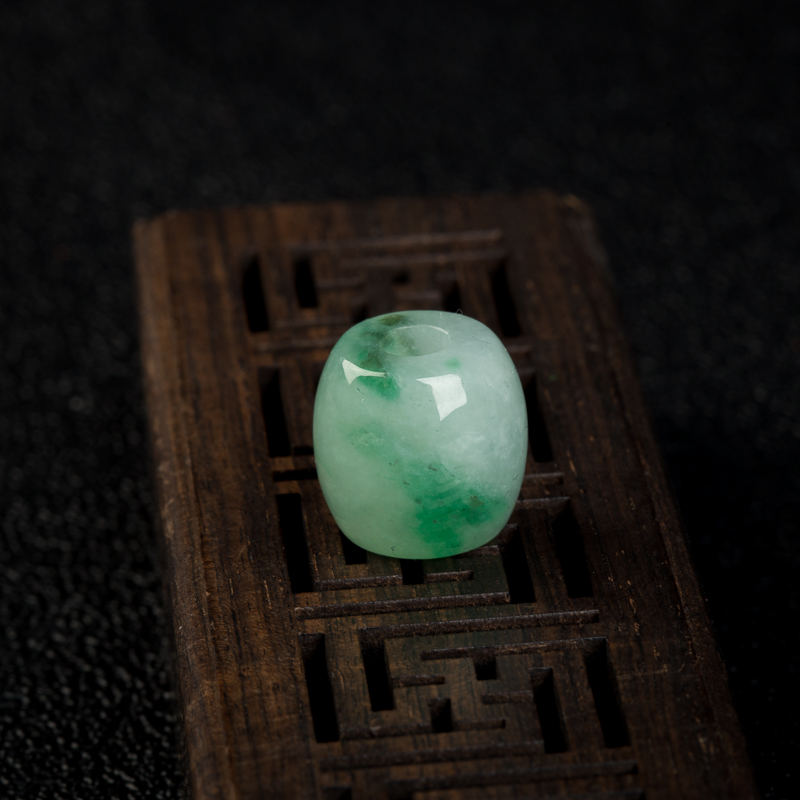 翡翠路路通吊坠-红掌柜