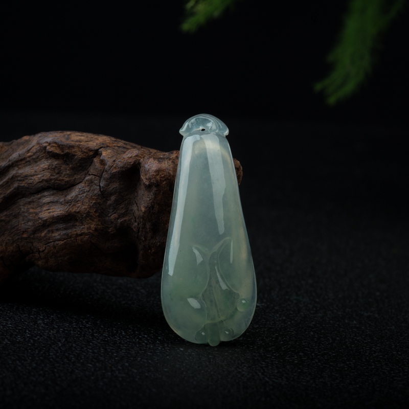 翡翠玉兰花吊坠-红掌柜