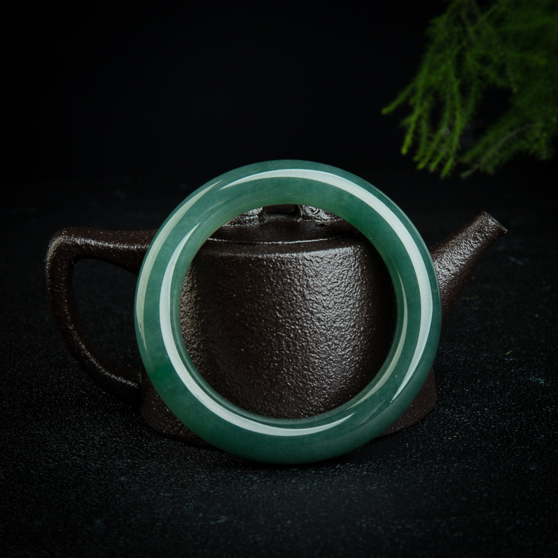 糯冰种翡翠圆镯-红掌柜