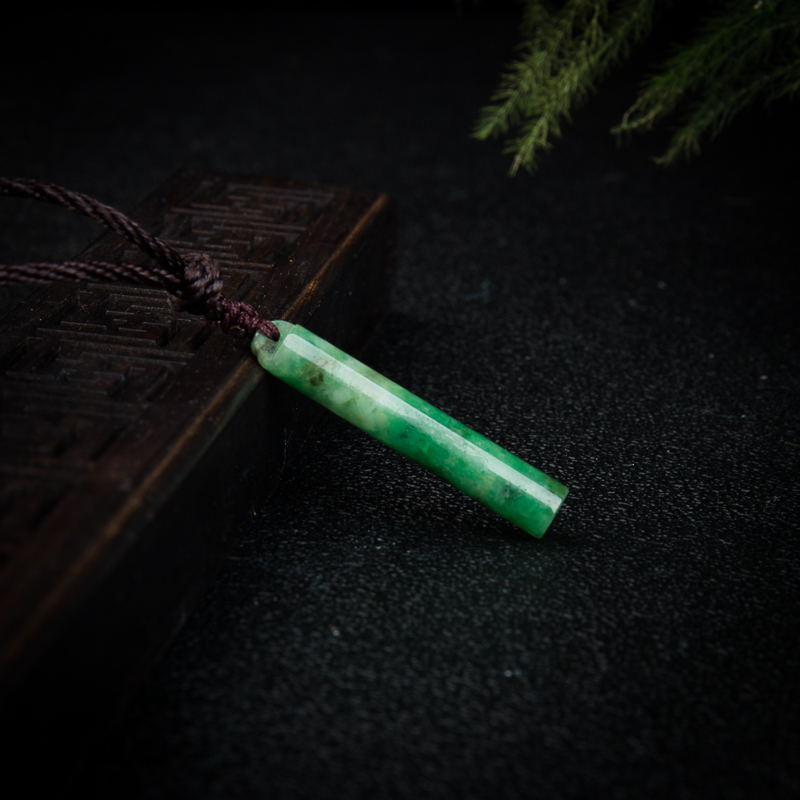 天然糯种飘翠翡翠龙柱吊坠-红掌柜