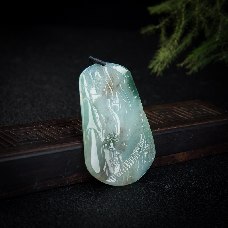天然糯冰种俏色翡翠山水牌吊坠-红掌柜