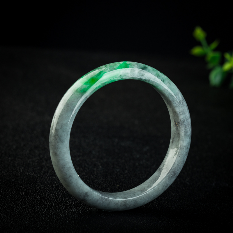 62mm豆种飘翠翡翠手镯-红掌柜