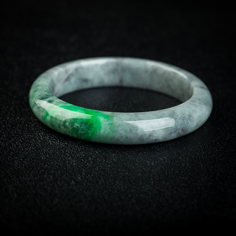 天然豆种飘翠翡翠手镯-红掌柜