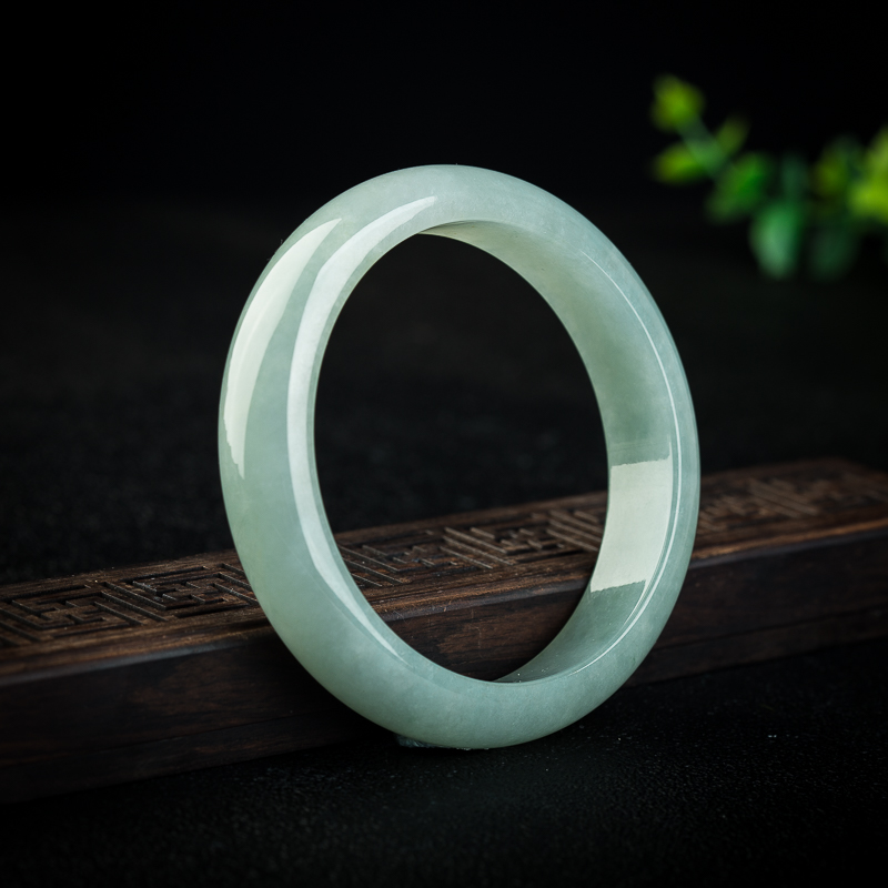 天然糯冰种灰绿翡翠手镯-红掌柜