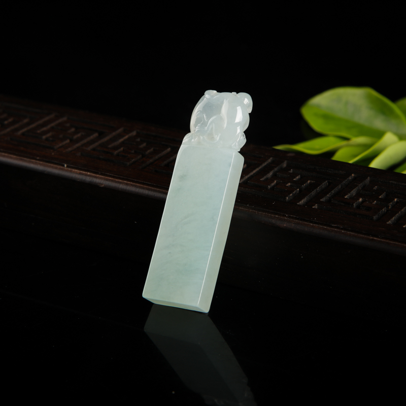 糯种翡翠猴子献桃印章-红掌柜