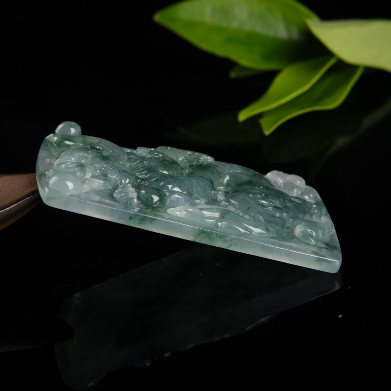天然糯冰种飘花翡翠龙牌吊坠-红掌柜