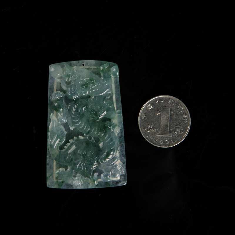 天然翡翠龙牌吊坠-红掌柜