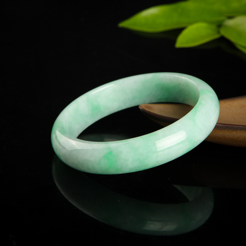 天然豆种飘翠翡翠手镯-红掌柜