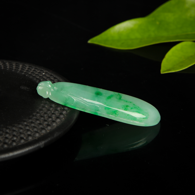 天然糯种飘翠翡翠福瓜吊坠-红掌柜