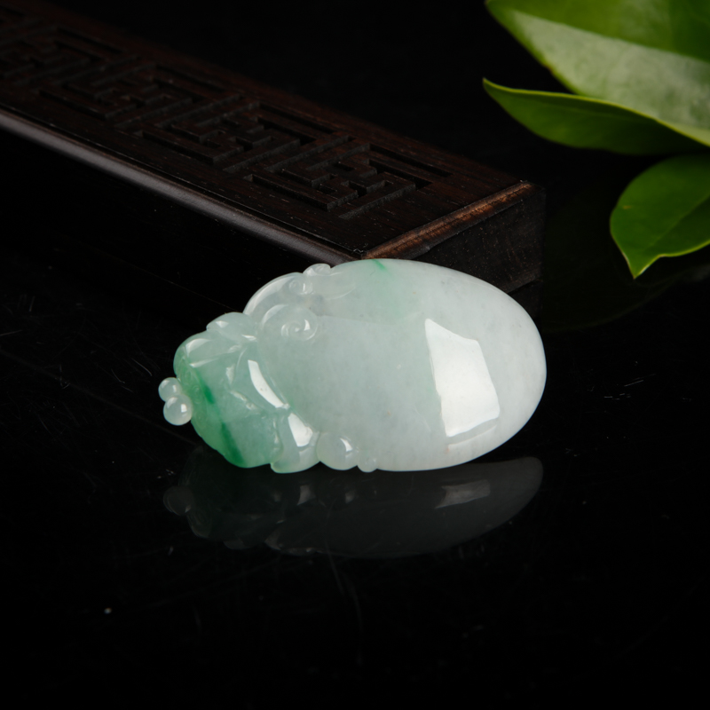 翡翠年年有余吊坠-红掌柜