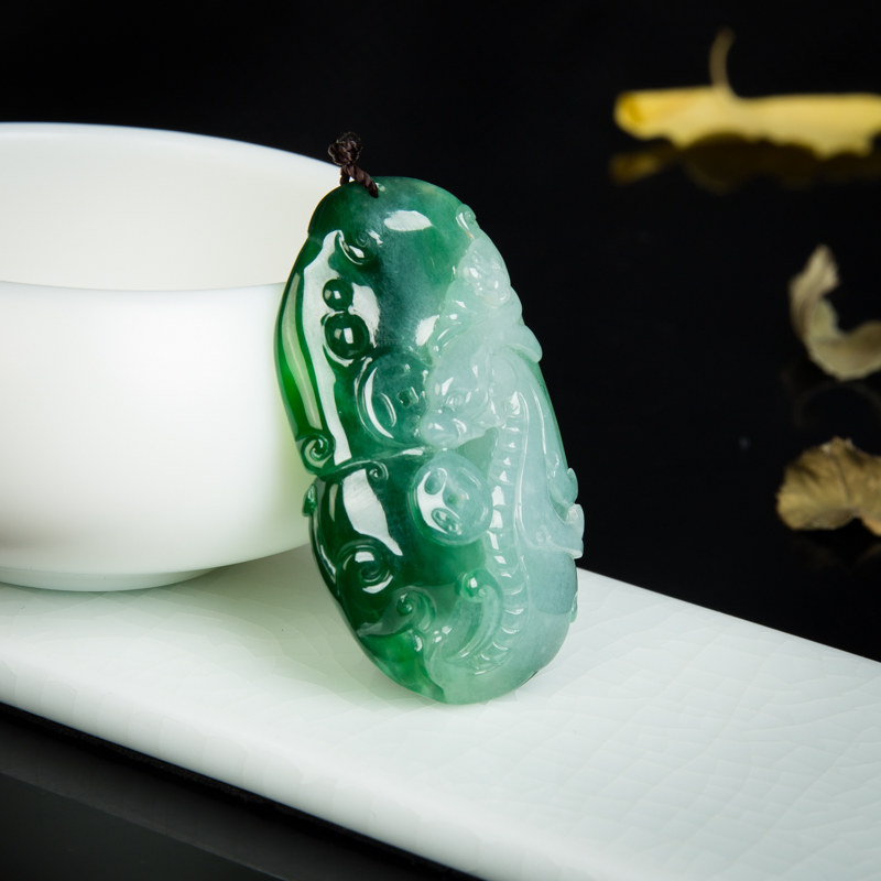 糯冰种蓝绿翡翠吊坠-红掌柜