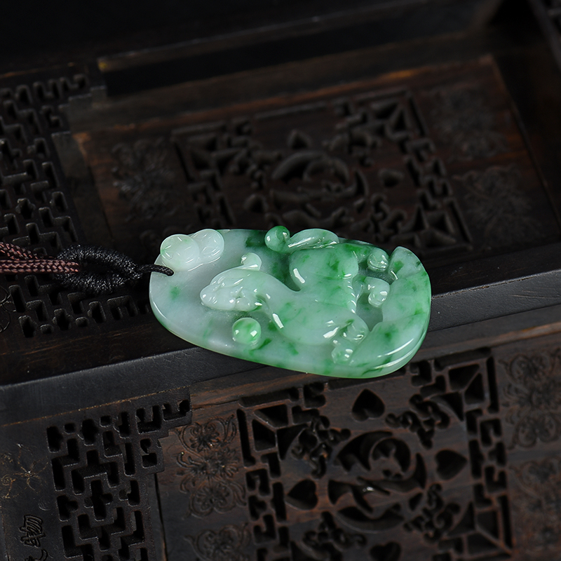缅甸天然糯种翡翠貔貅吊坠-红掌柜