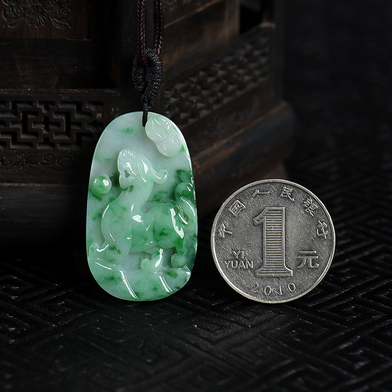 糯种翡翠貔貅吊坠-红掌柜