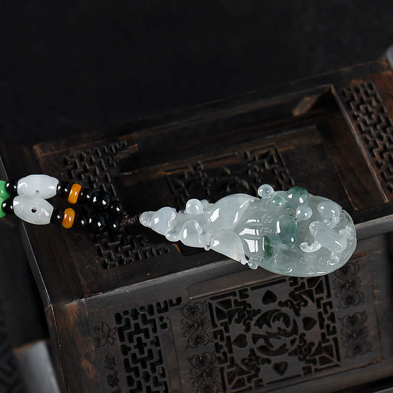 天然翡翠连生贵子吊坠-红掌柜