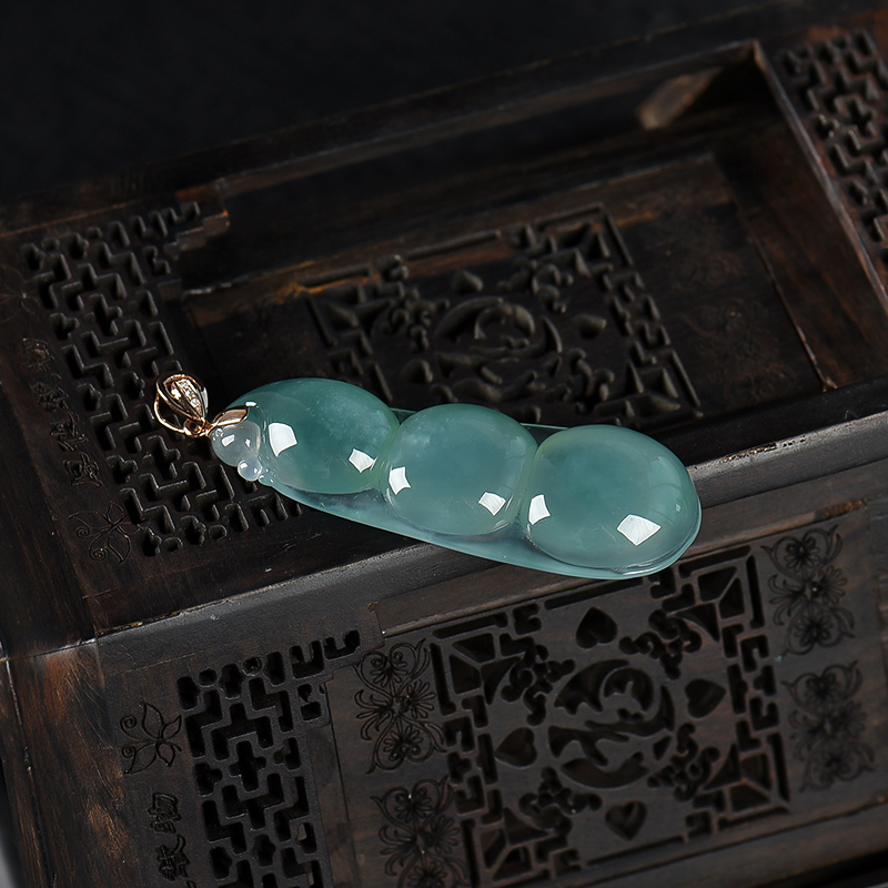 翡翠连中三元吊坠-红掌柜