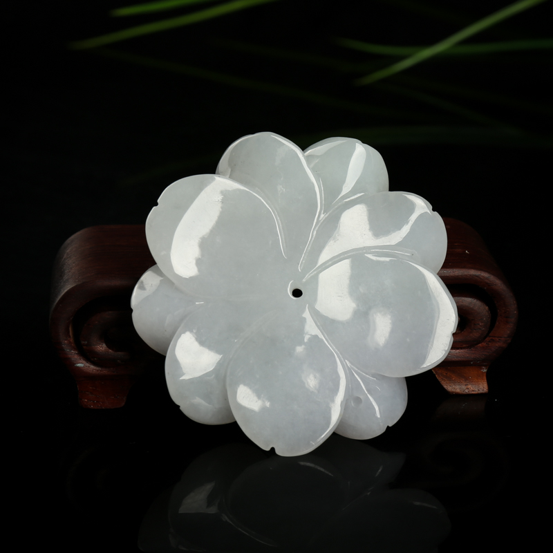 糯种白色翡翠吊坠-红掌柜