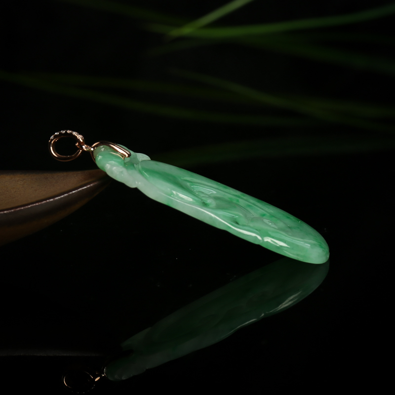 18k糯种飘翠翡翠吊坠-红掌柜