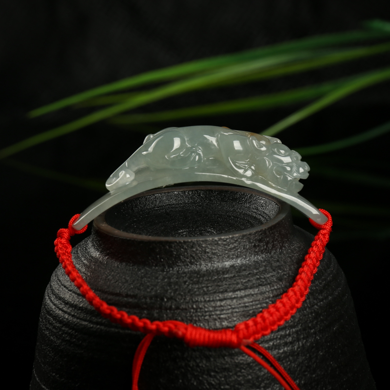 糯冰种飘花翡翠貔貅手牌-红掌柜