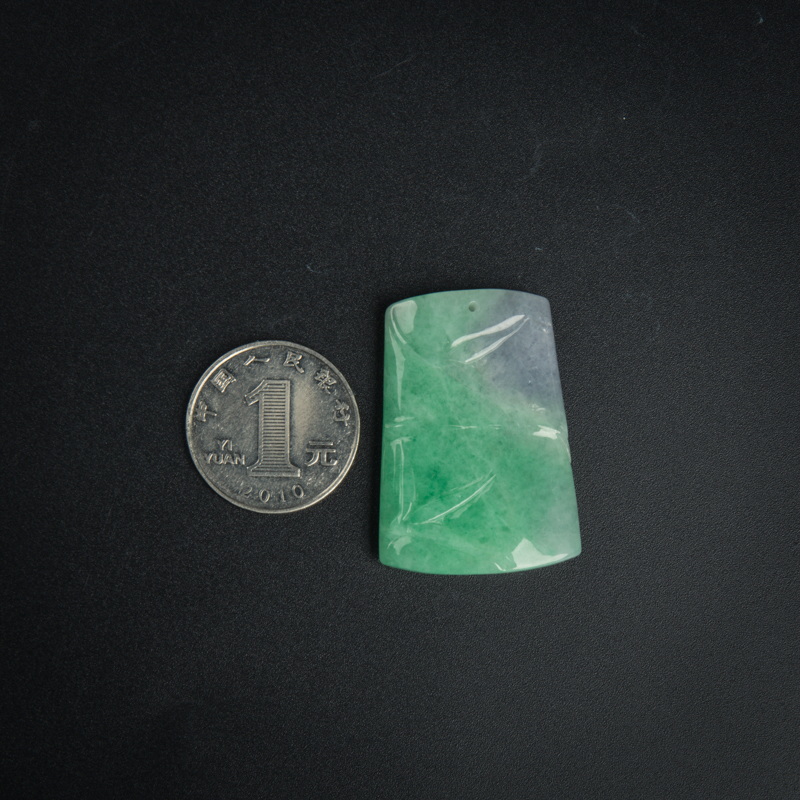 豆种春带彩翡翠节节高升吊坠-红掌柜