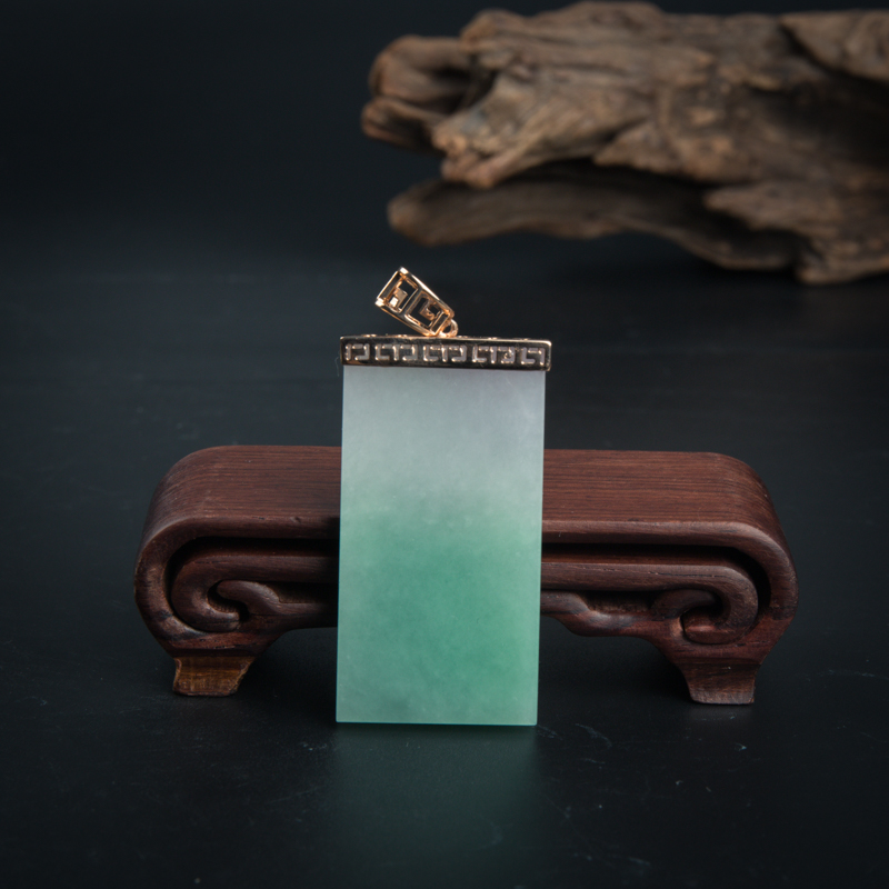 18K糯种翡翠无事牌吊坠-红掌柜