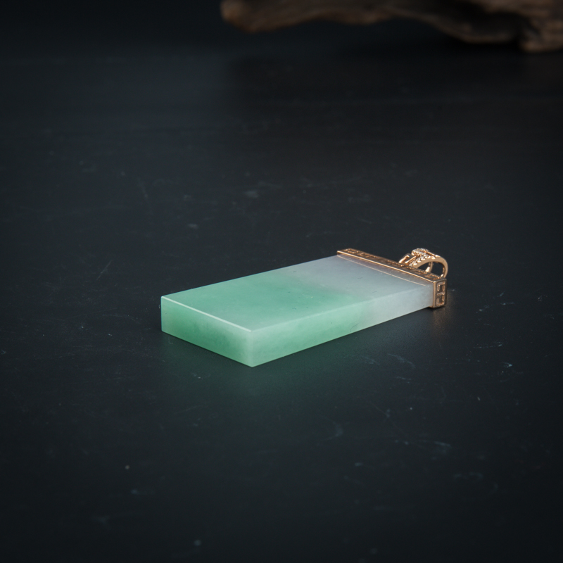 18K糯种春带彩翡翠吊坠-红掌柜