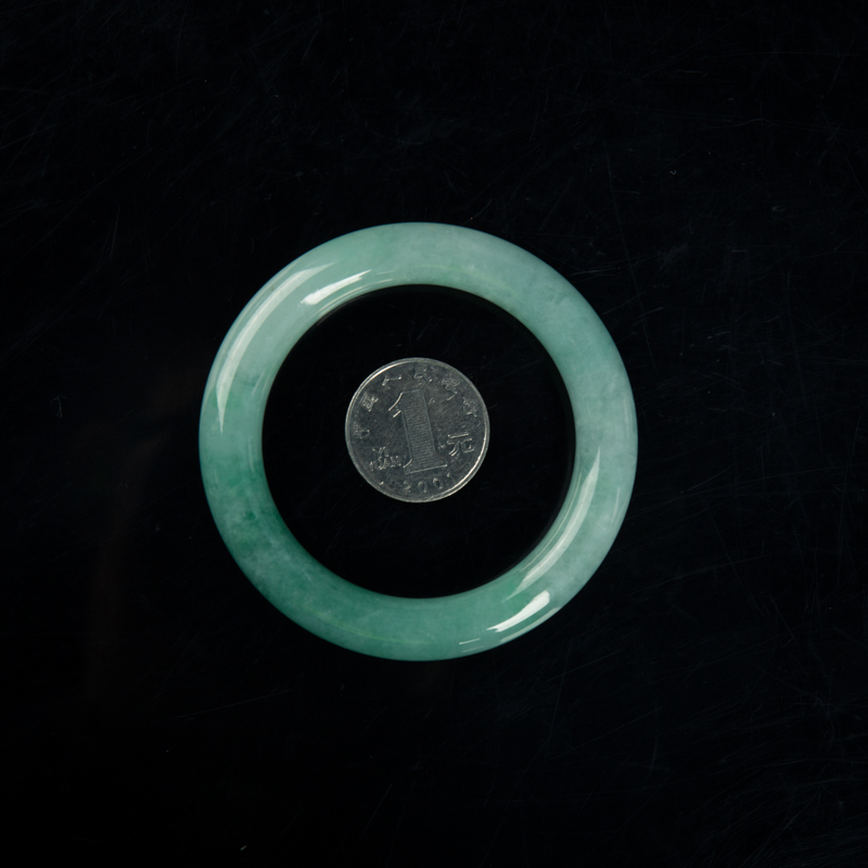 53.5mm豆种豆绿翡翠圆镯-红掌柜