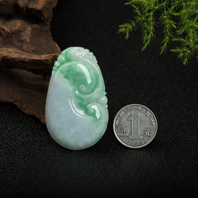 春带彩翡翠如意吊坠-红掌柜