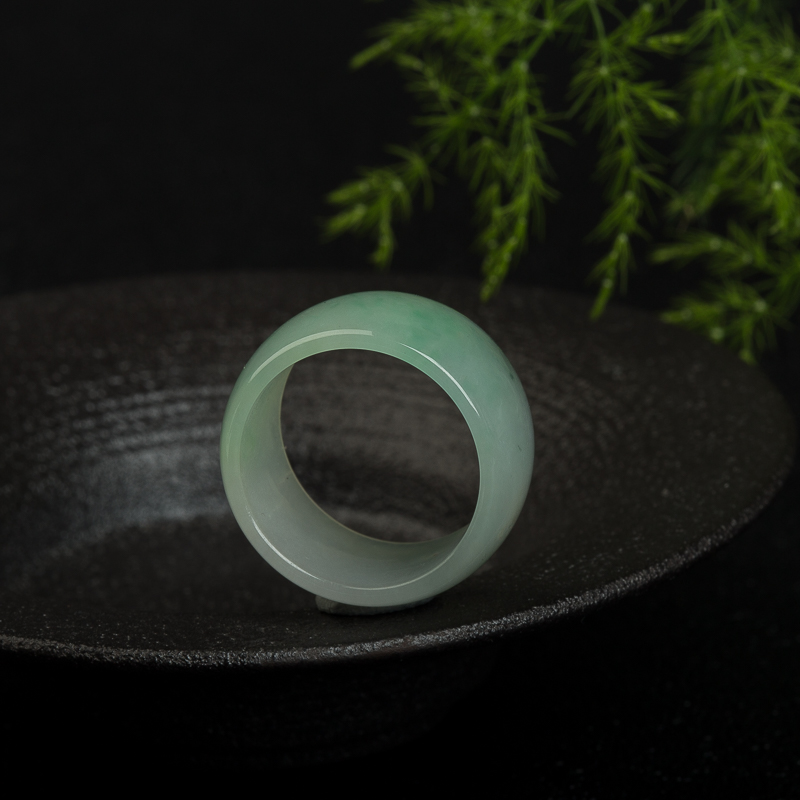 缅甸天然糯种浅绿翡翠戒指-红掌柜