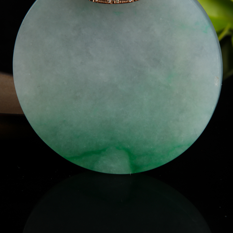 18k糯冰种飘翠翡翠吊坠-红掌柜