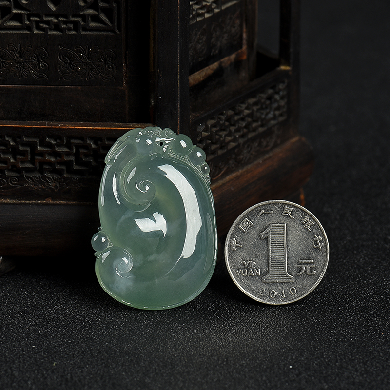 糯冰种深绿翡翠吊坠-红掌柜