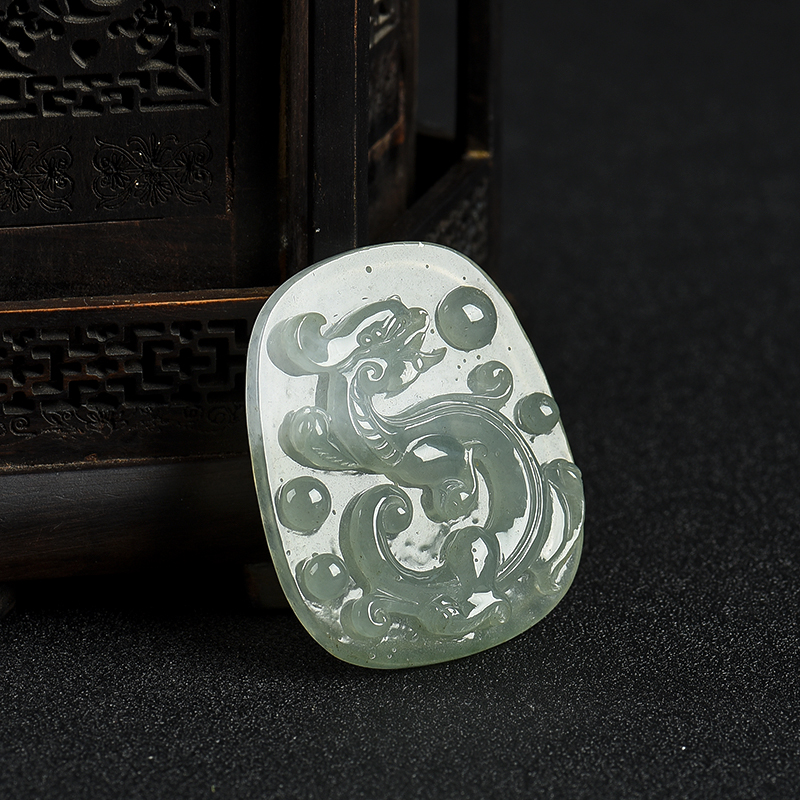 天然糯冰种灰绿翡翠仿古龙吊坠-红掌柜