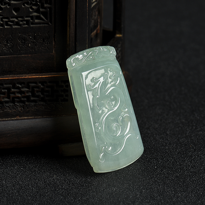 天然糯冰种浅绿翡翠仿古龙吊坠-红掌柜