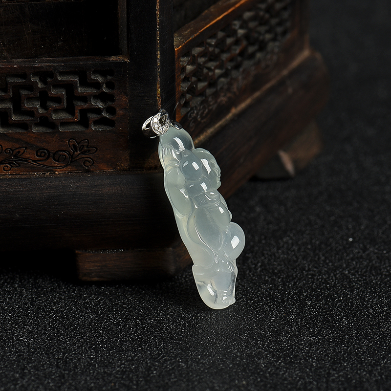 =糯冰种浅绿翡翠招财童子吊坠-红掌柜