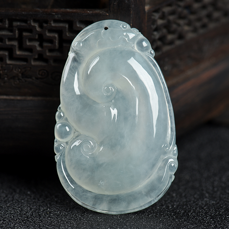 糯冰种浅绿翡翠如意-红掌柜