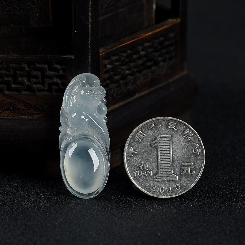 糯冰种飘花翡翠吊坠-红掌柜