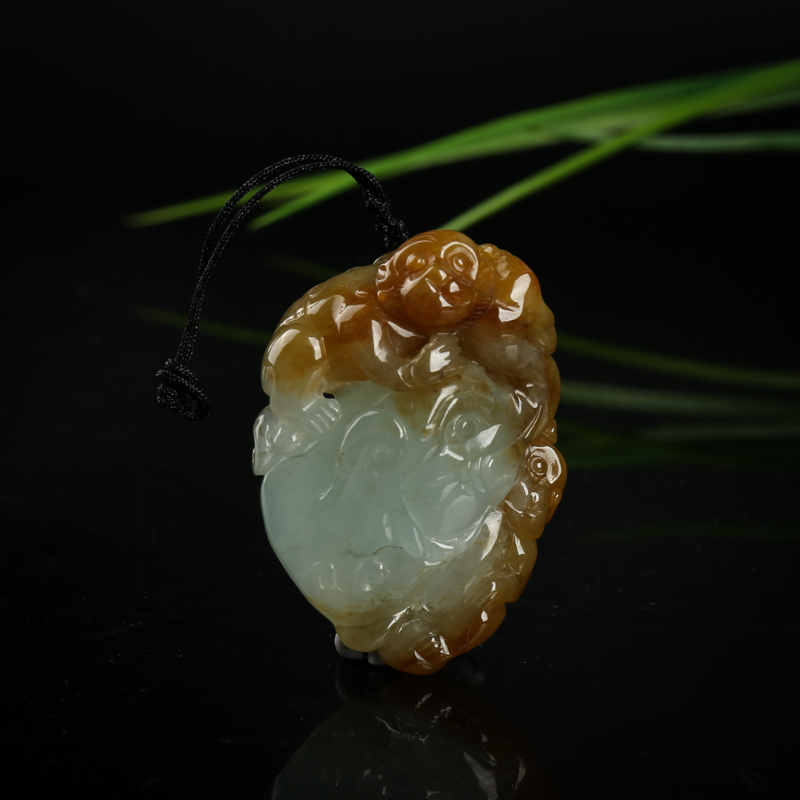 糯种俏色黄翡王侯将相吊坠-红掌柜