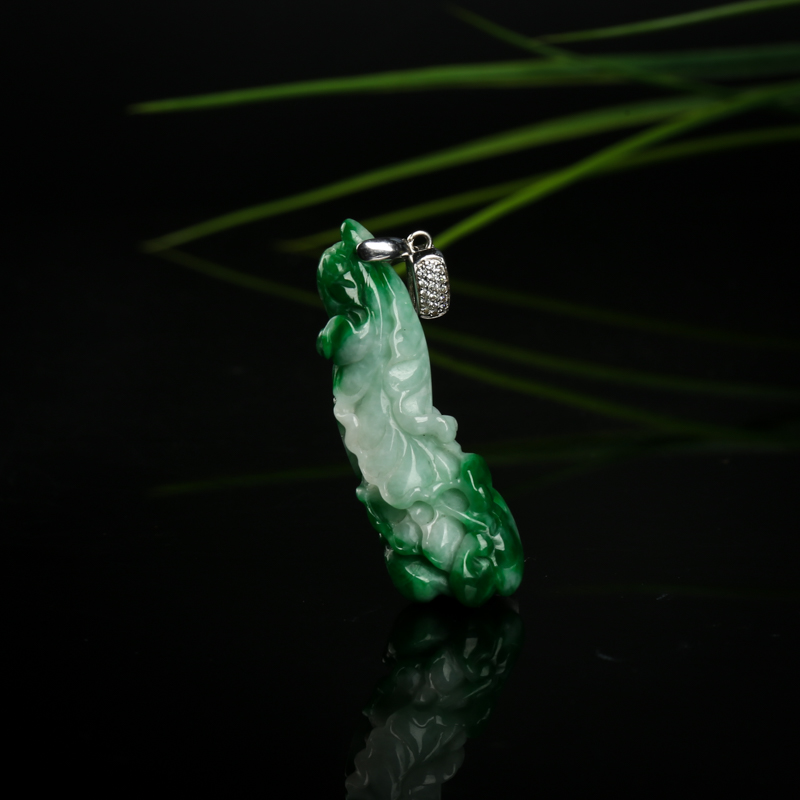 银镶糯种飘翠翡翠百财吊坠-红掌柜