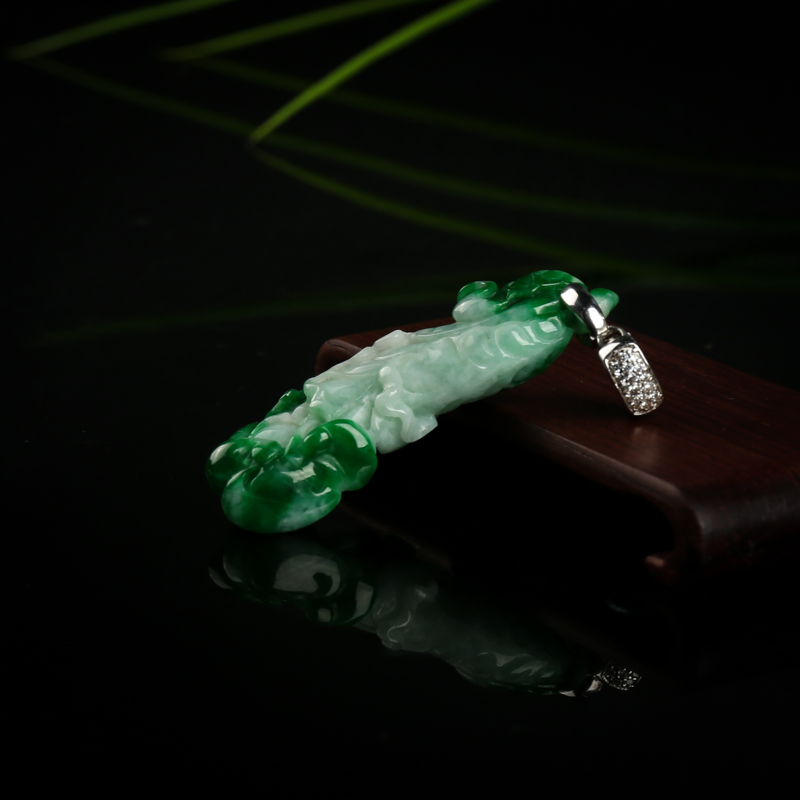 银镶飘翠翡翠百财吊坠-红掌柜