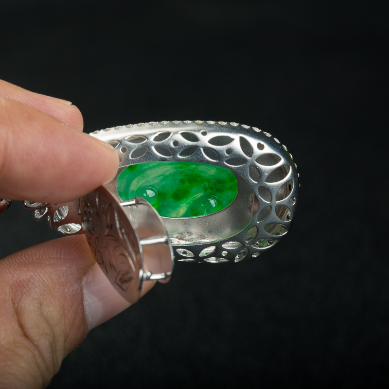 18K天然糯冰种飘翠翡翠如意吊坠-红掌柜