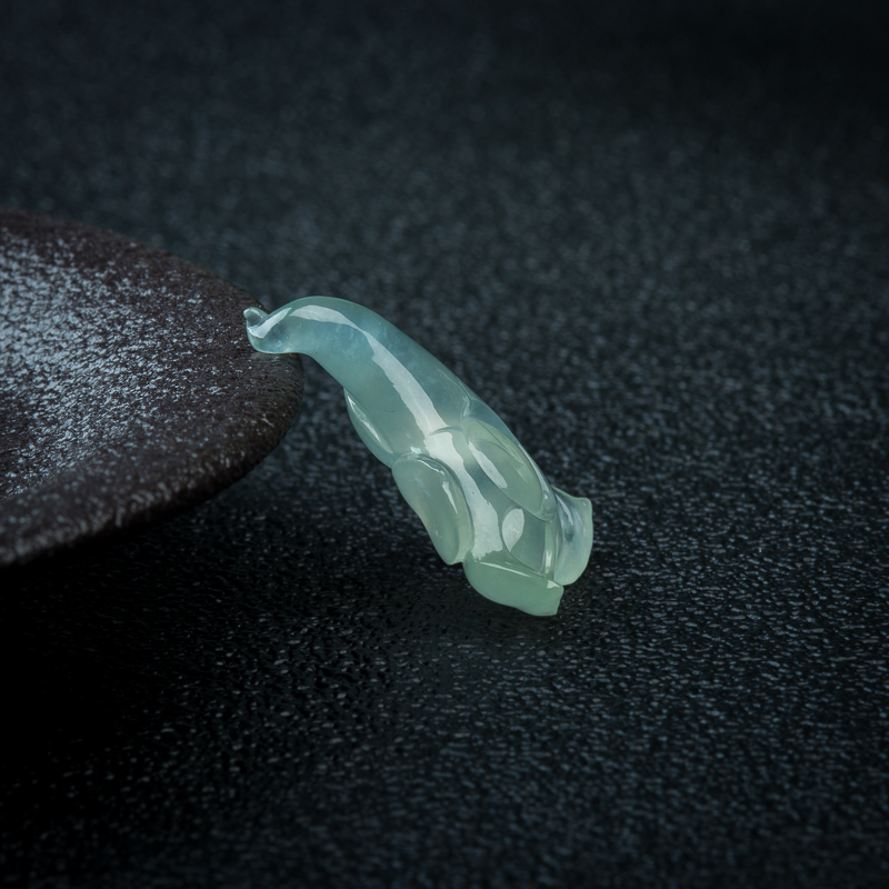 天然缅甸糯冰种翡翠吊坠-红掌柜