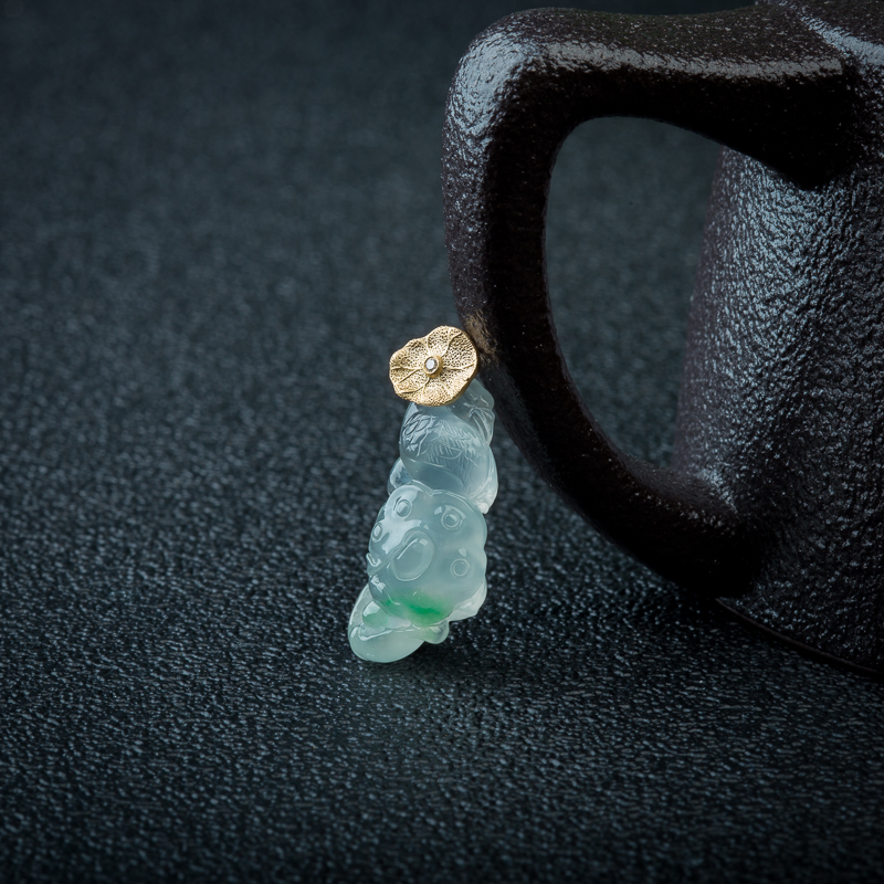 18K冰种飘翠翡翠吊坠-红掌柜