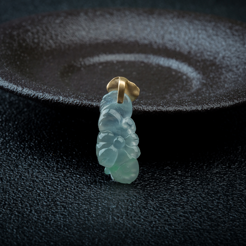 18K天然飘翠翡翠一路联科吊坠-红掌柜