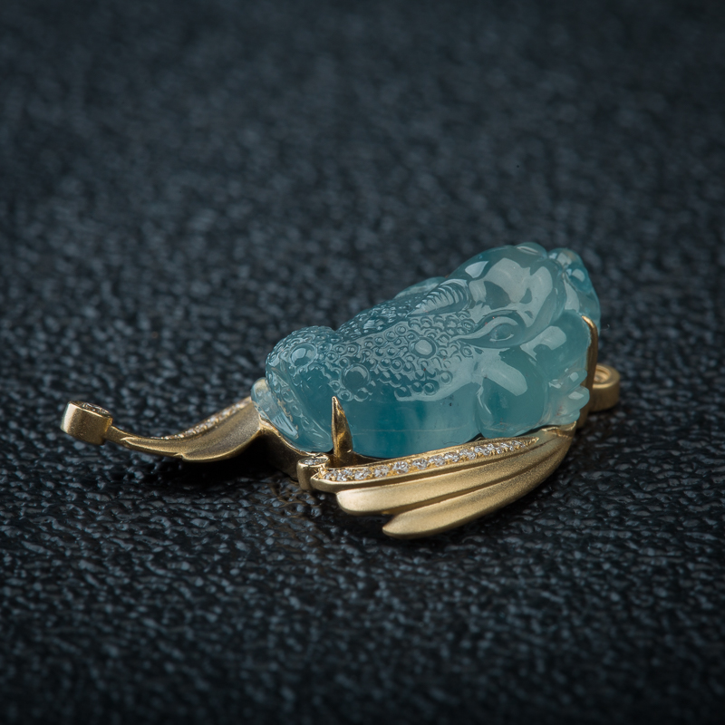 天然冰种蓝水翡翠招财进宝吊坠-红掌柜