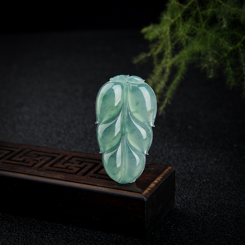 冰种飘花翡翠大业有成吊坠-红掌柜