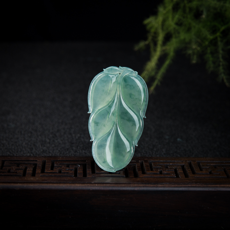 翡翠大业有成吊坠-红掌柜