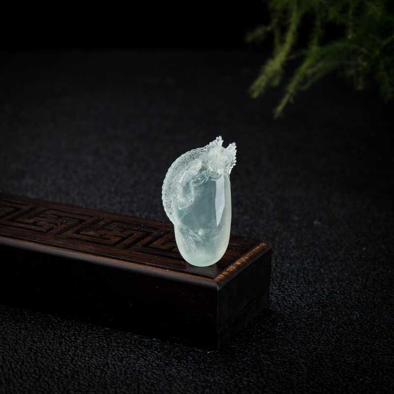 高冰种淡晴水翡翠龙行天下吊坠-红掌柜