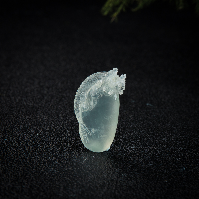 天然翡翠龙行天下吊坠-红掌柜