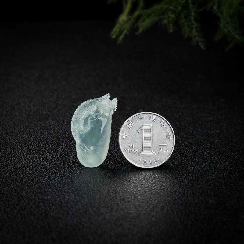 高冰种淡晴水翡翠龙行天下吊坠-红掌柜