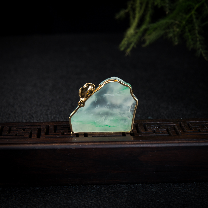 高冰种翡翠连年有余吊坠-红掌柜